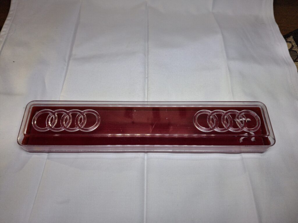 1.Audi Logo Chain Box