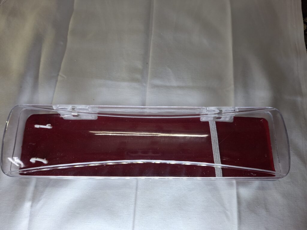 6.Plain Transparent Chain Box