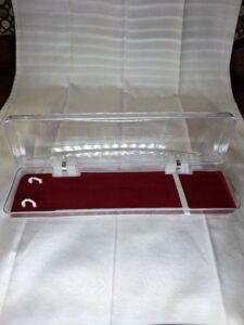 6.Plain Transparent Chain Box