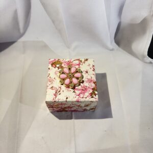 Pattern Flower Ring Box