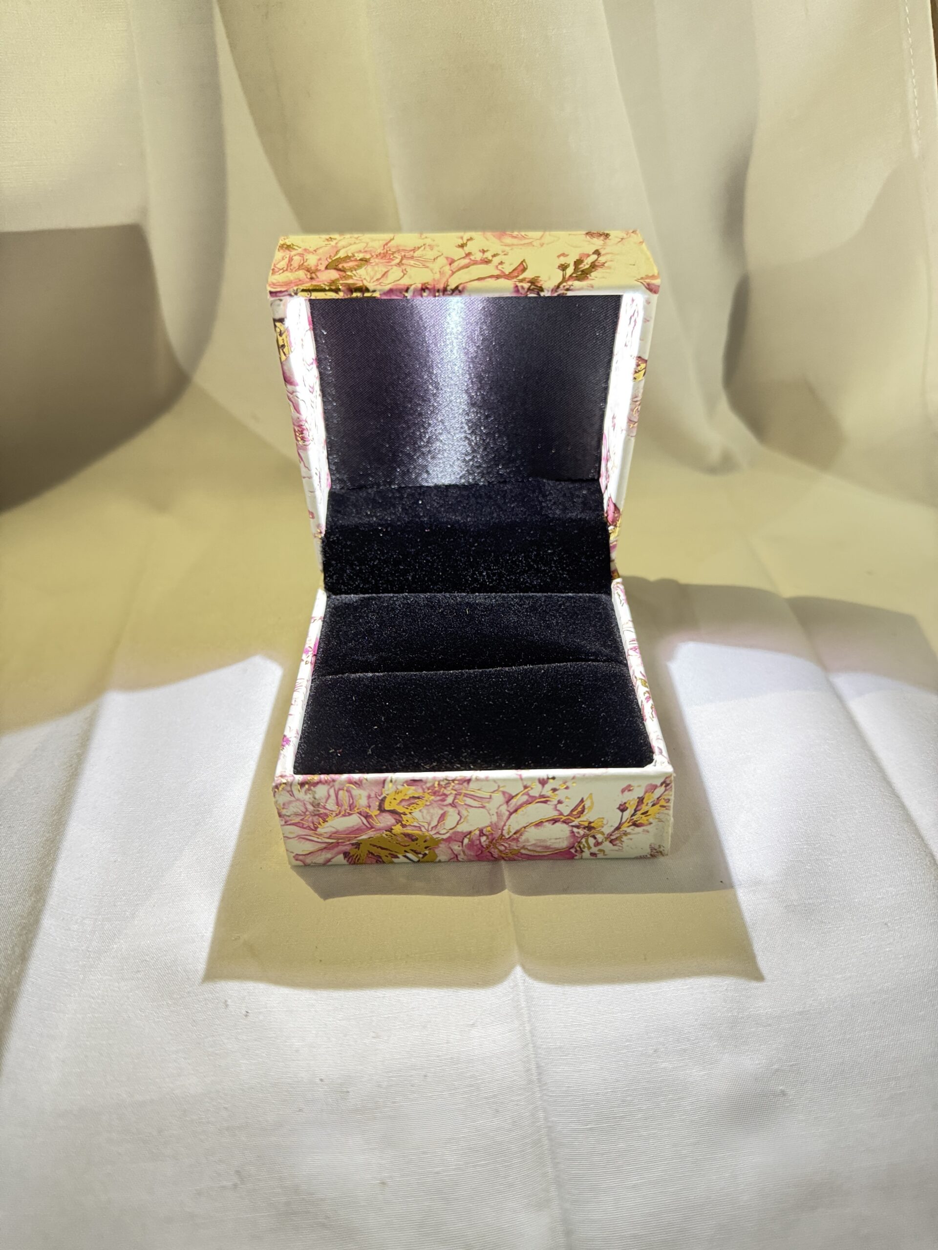 Pattern Flower Ring Box